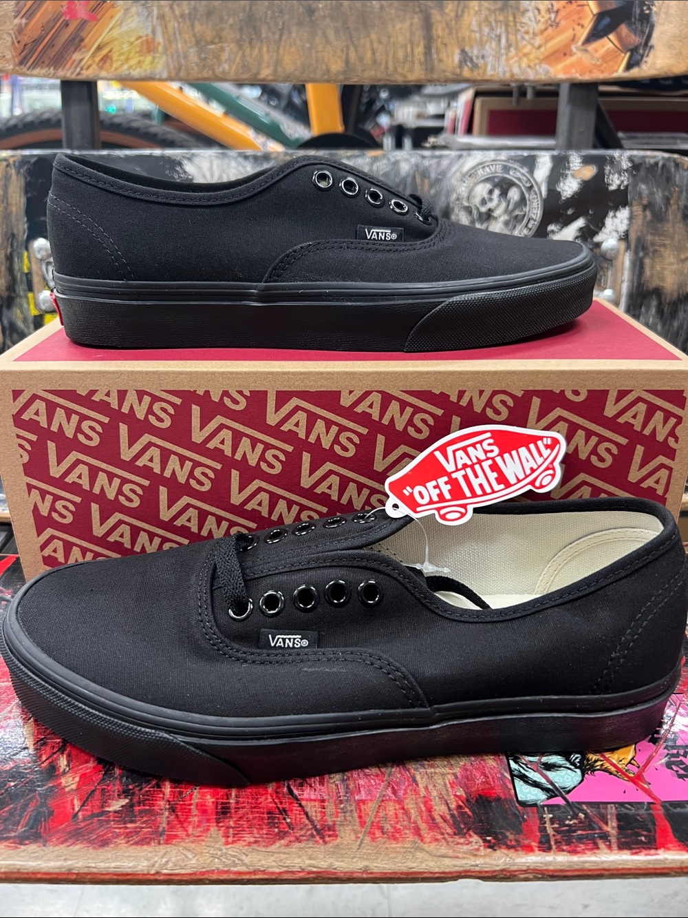Vans Authentic Low-Top Canvas Sneakers - Black M’s 7.5/W’s 9
